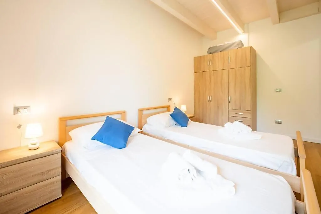 Gardalandluxuryapartment Pool & Free Parking Ronchi  0*, Ronchi (Veneto)