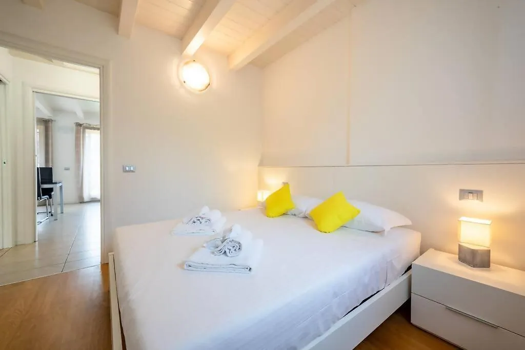 Apartment Gardalandluxuryapartment Pool & Free Parking Ronchi