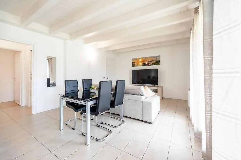 Gardalandluxuryapartment Pool & Free Parking Ronchi  0*, Ronchi (Veneto) Italy