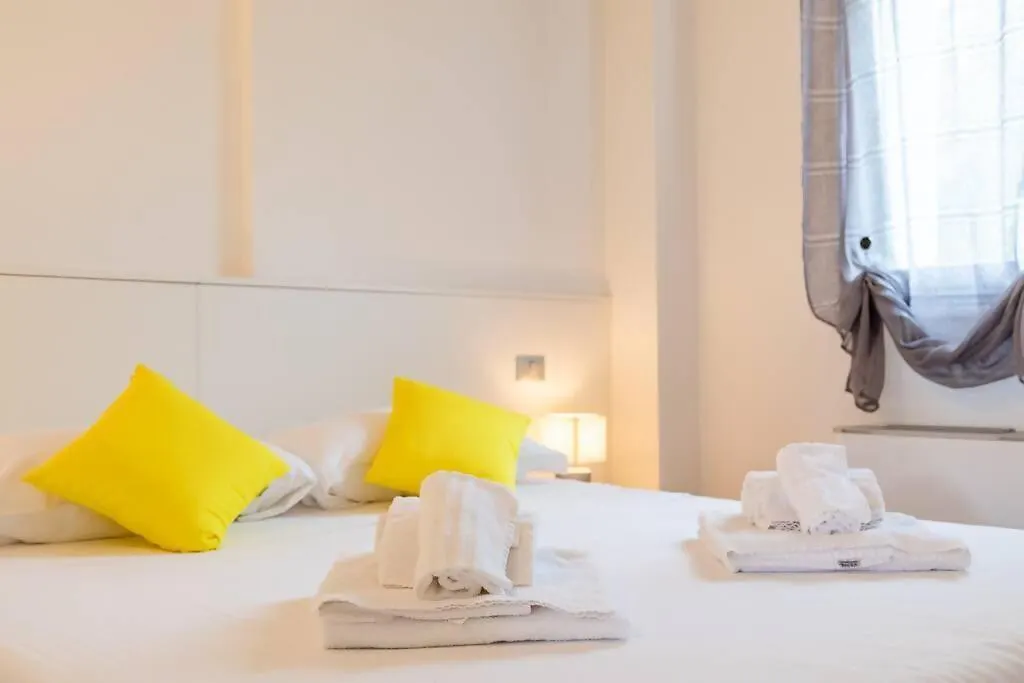 Apartment Gardalandluxuryapartment Pool & Free Parking Ronchi  Italy